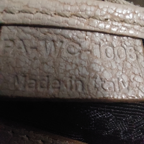 Cèline Leather Handbag - Picture 13 of 16